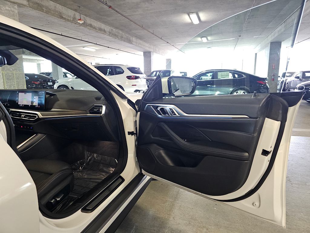 Thumbnail: 2023 BMW i4 - 33
