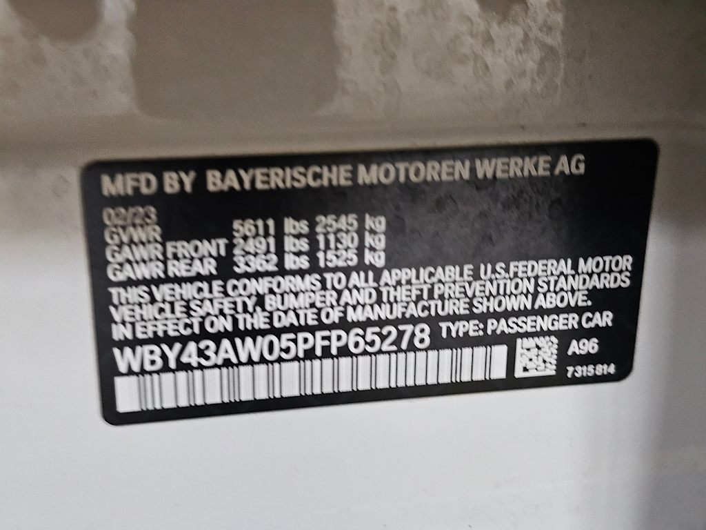 Thumbnail: 2023 BMW i4 - 19