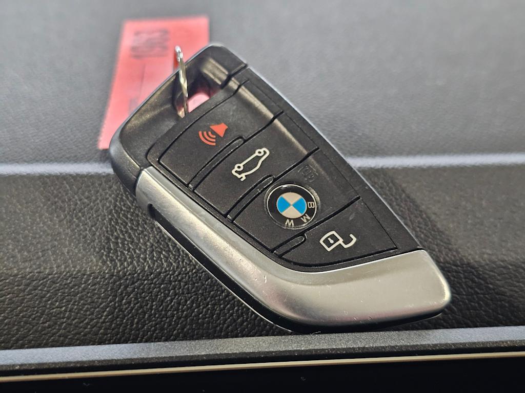 Thumbnail: 2023 BMW i4 - 19