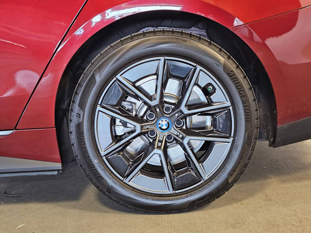 Thumbnail: 2023 BMW i4 - 8