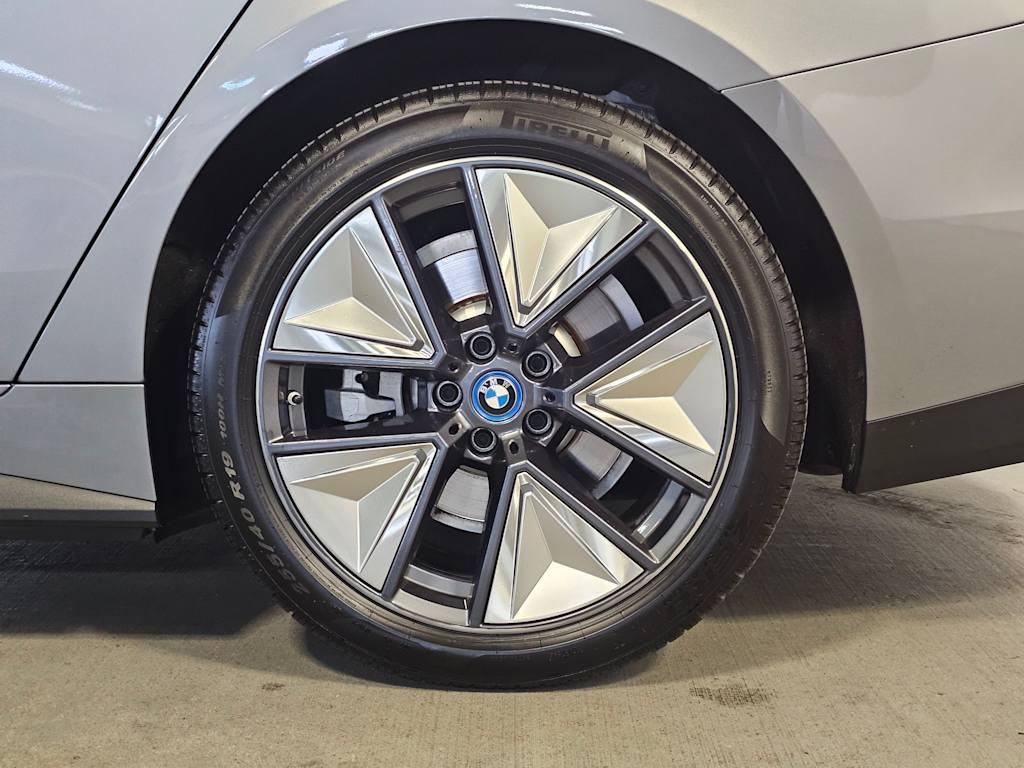 Thumbnail: 2023 BMW i4 - 7