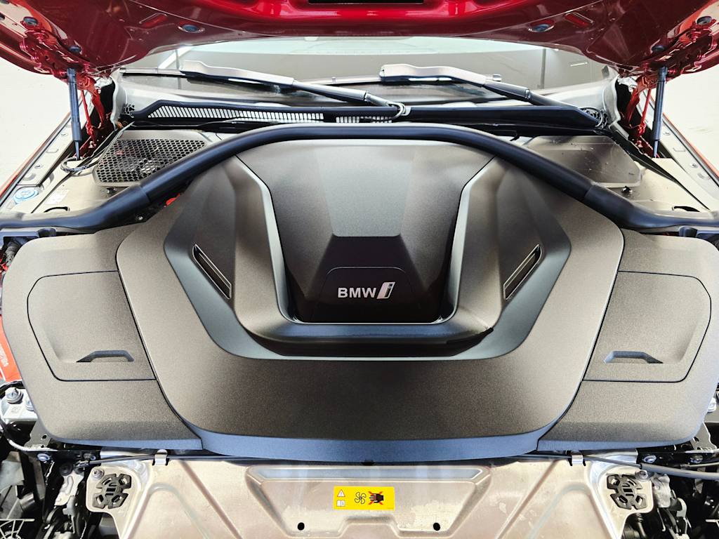 Thumbnail: 2023 BMW i4 - 9