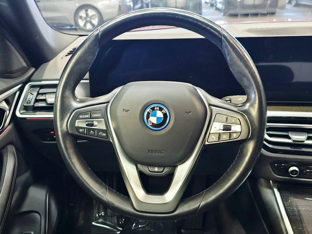Thumbnail: 2023 BMW i4 - 14