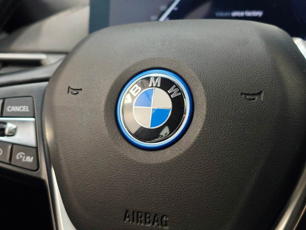 Thumbnail: 2023 BMW i4 - 30