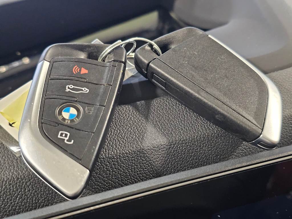 Thumbnail: 2023 BMW i4 - 19