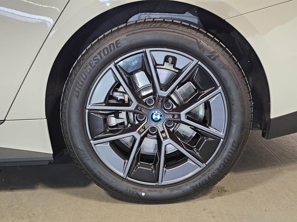 Thumbnail: 2023 BMW i4 - 7