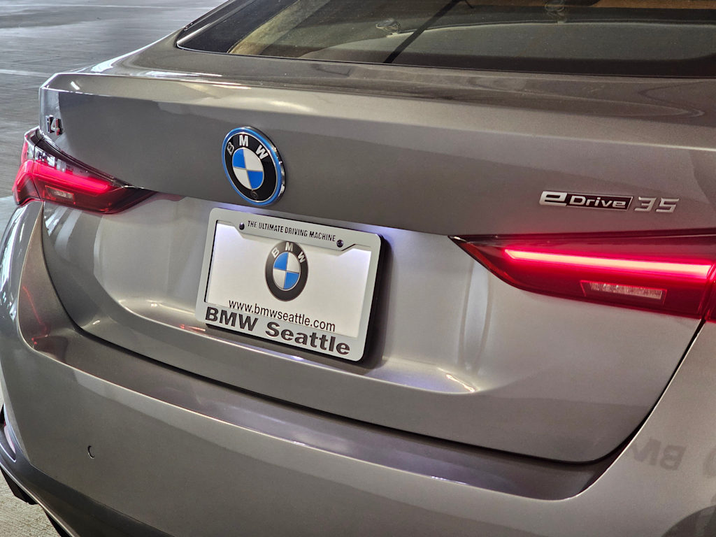 Thumbnail: 2023 BMW i4 - 21