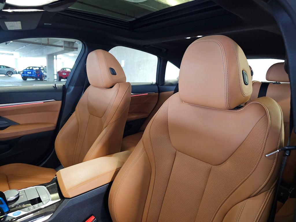Thumbnail: 2023 BMW i4 - 11
