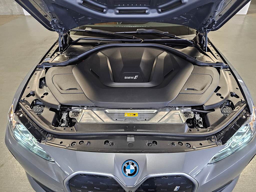 Thumbnail: 2023 BMW i4 - 8