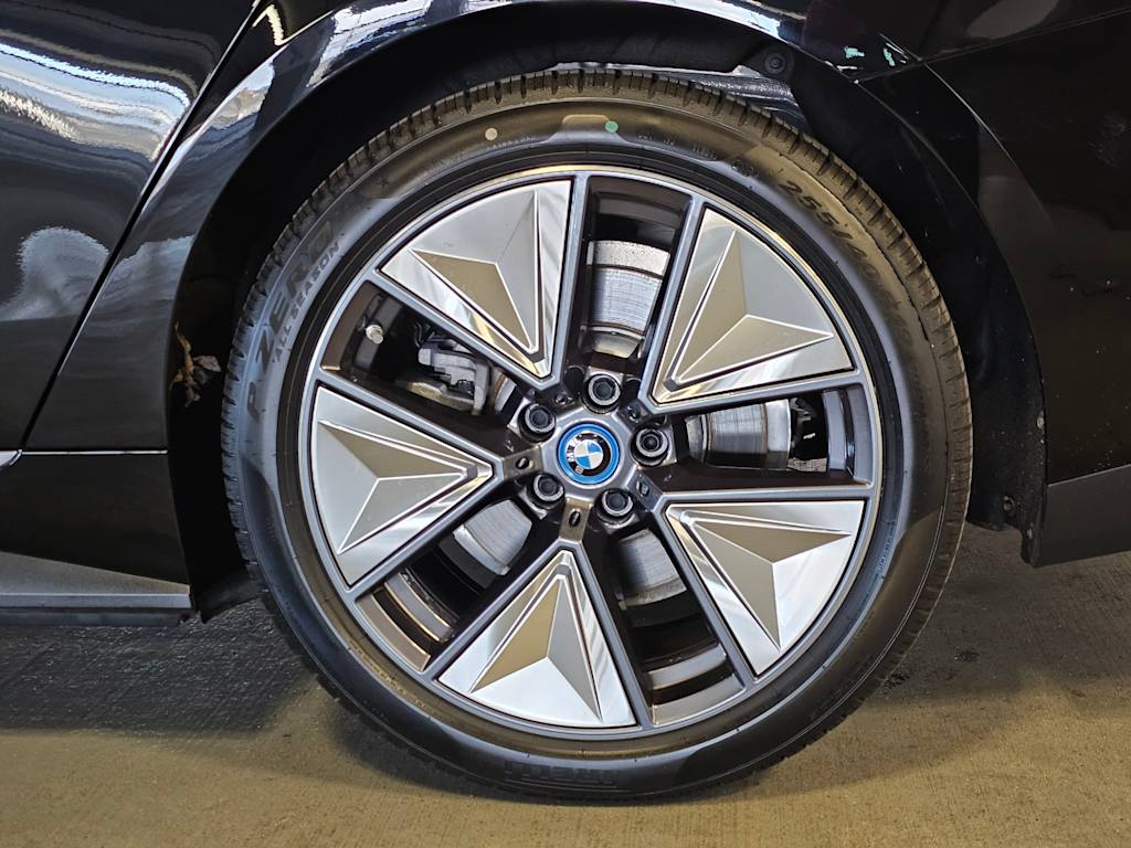 Thumbnail: 2023 BMW i4 - 8