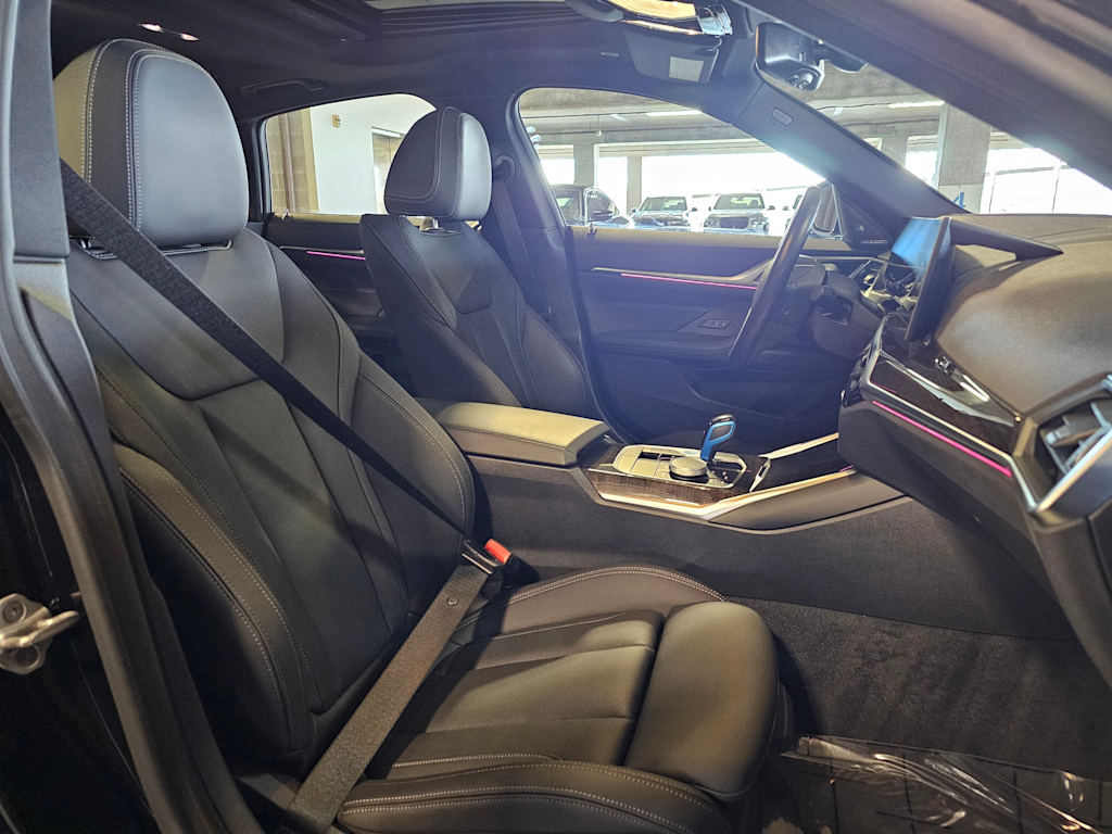 Thumbnail: 2023 BMW i4 - 12
