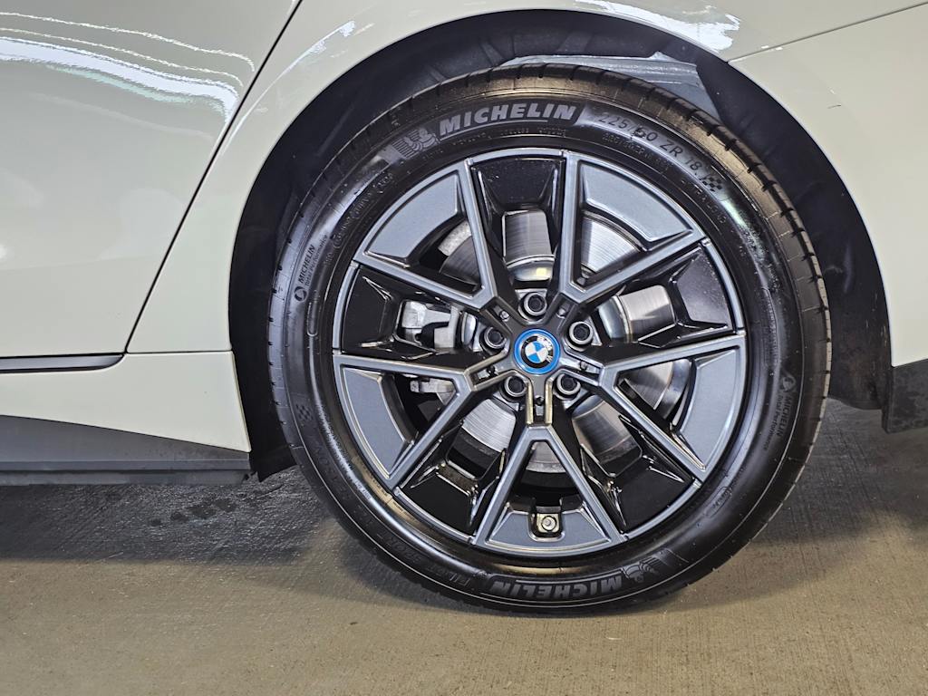 Thumbnail: 2023 BMW i4 - 7