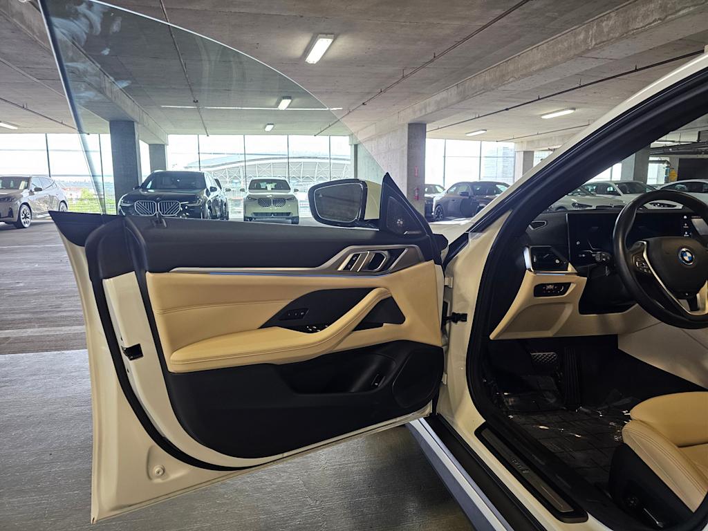 Thumbnail: 2023 BMW i4 - 32