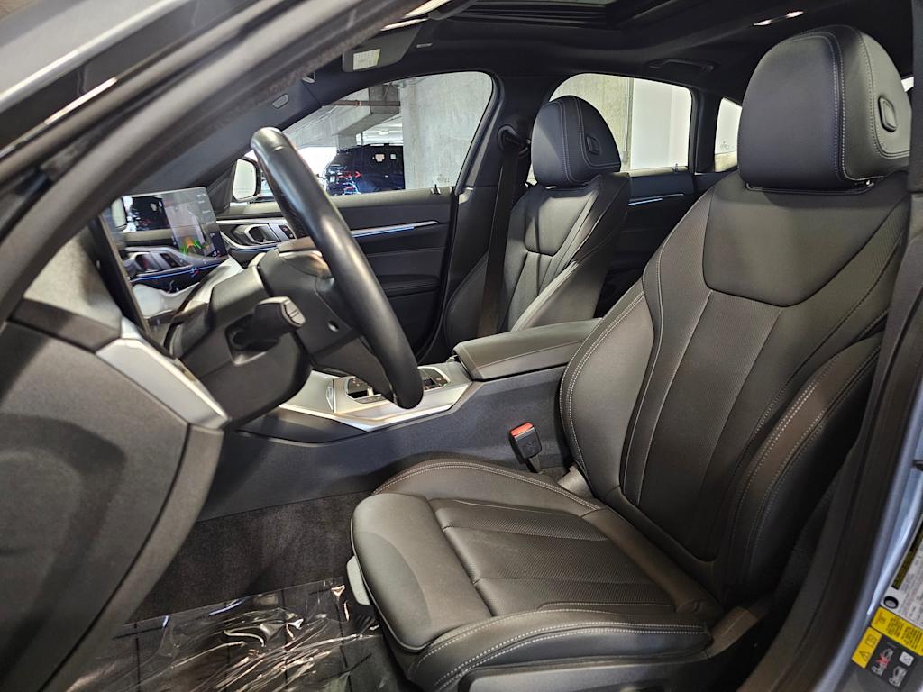 Thumbnail: 2023 BMW i4 - 10