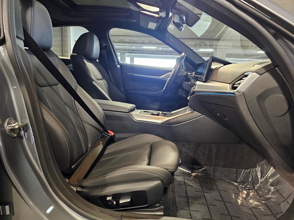 Thumbnail: 2023 BMW i4 - 45