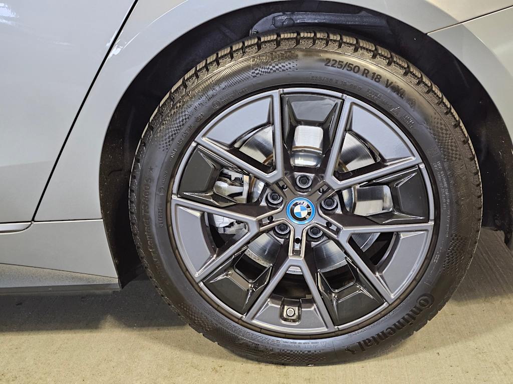 Thumbnail: 2023 BMW i4 - 7