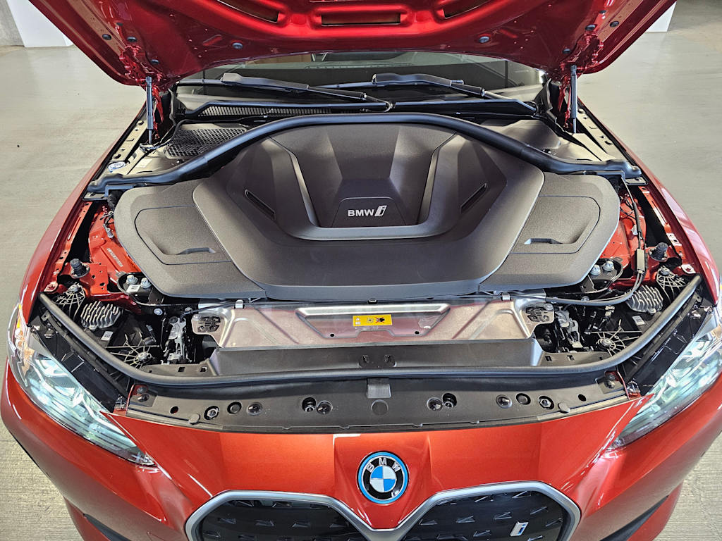 Thumbnail: 2023 BMW i4 - 8