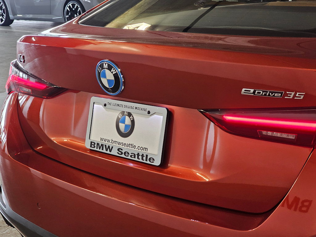 Thumbnail: 2023 BMW i4 - 21