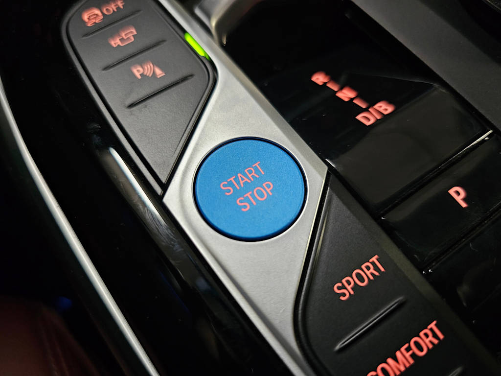 Thumbnail: 2023 BMW i4 - 33