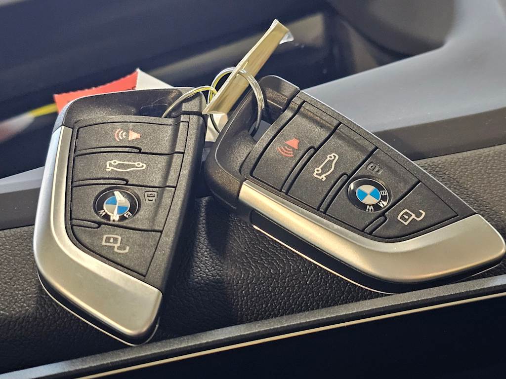 Thumbnail: 2023 BMW i4 - 18
