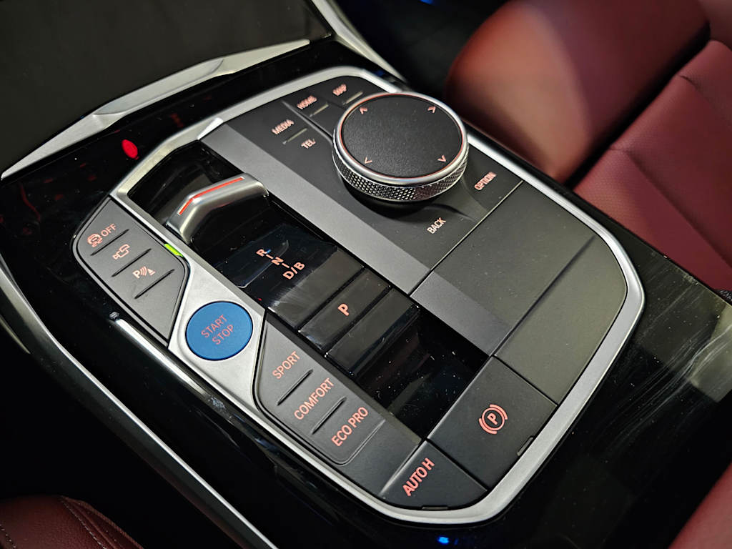 Thumbnail: 2023 BMW i4 - 16