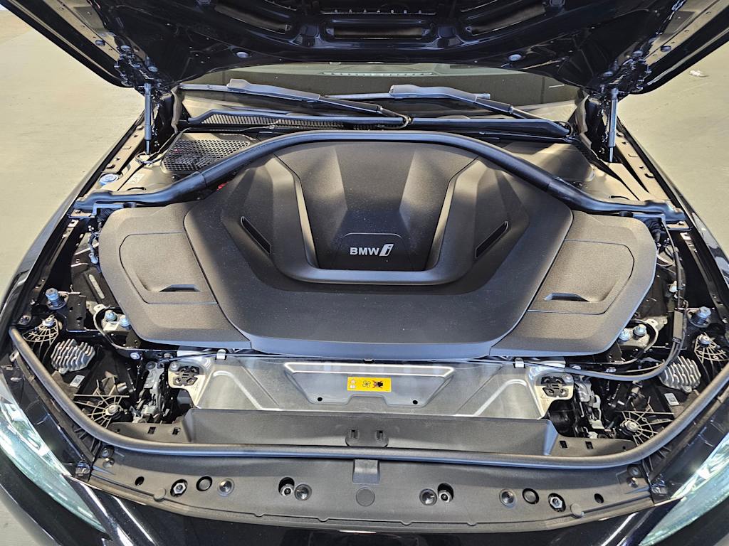 Thumbnail: 2023 BMW i4 - 8