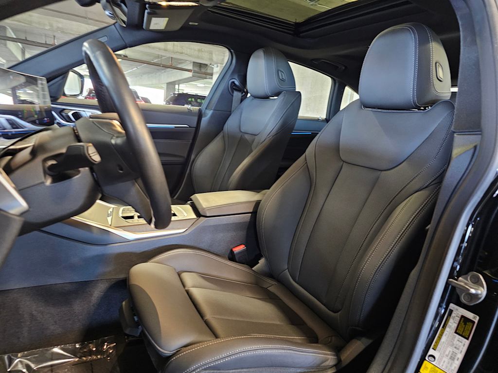 Thumbnail: 2023 BMW i4 - 10
