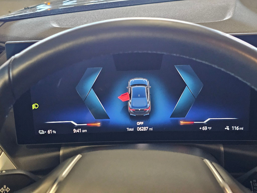 Thumbnail: 2023 BMW i4 - 17