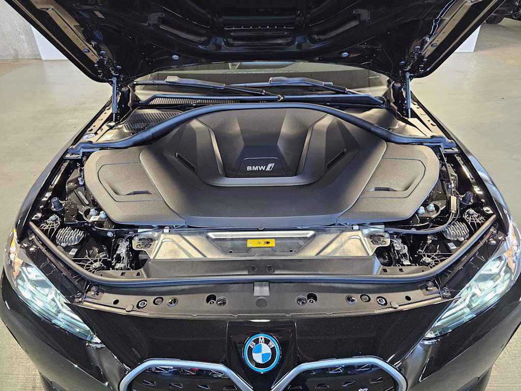 Thumbnail: 2023 BMW i4 - 8