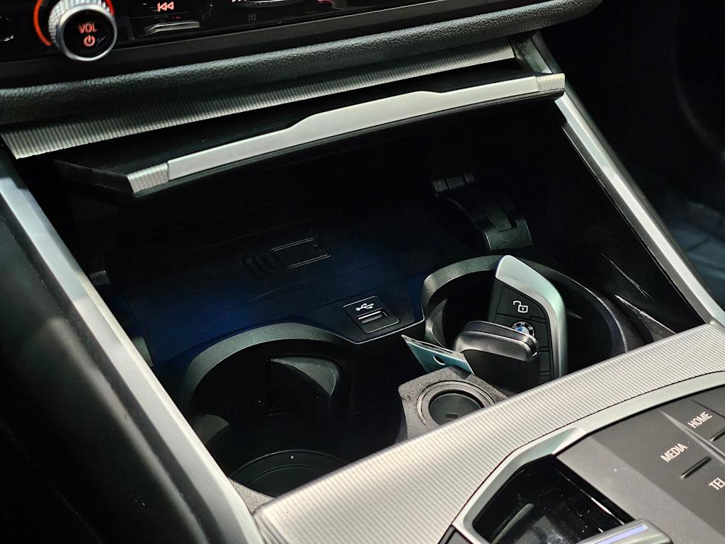 Thumbnail: 2023 BMW i4 - 24