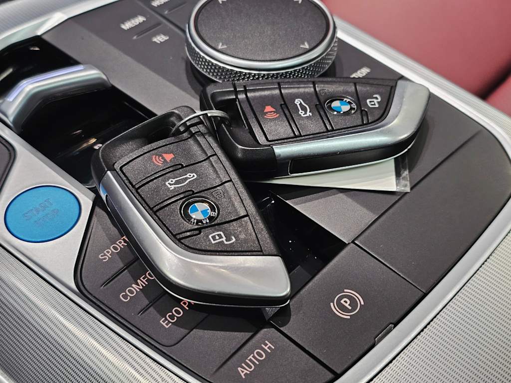 Thumbnail: 2023 BMW i4 - 30