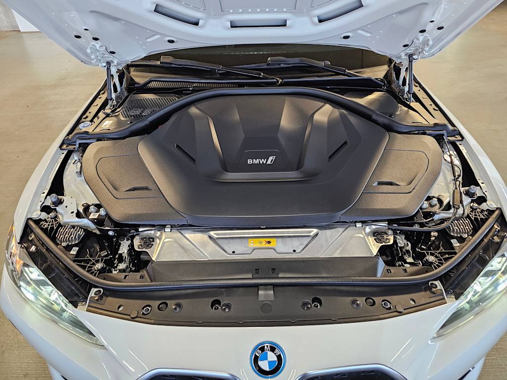 Thumbnail: 2023 BMW i4 - 8