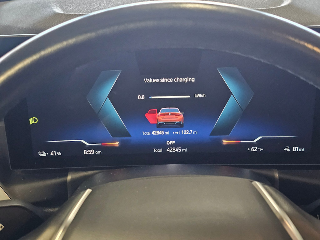 Thumbnail: 2023 BMW i4 - 17