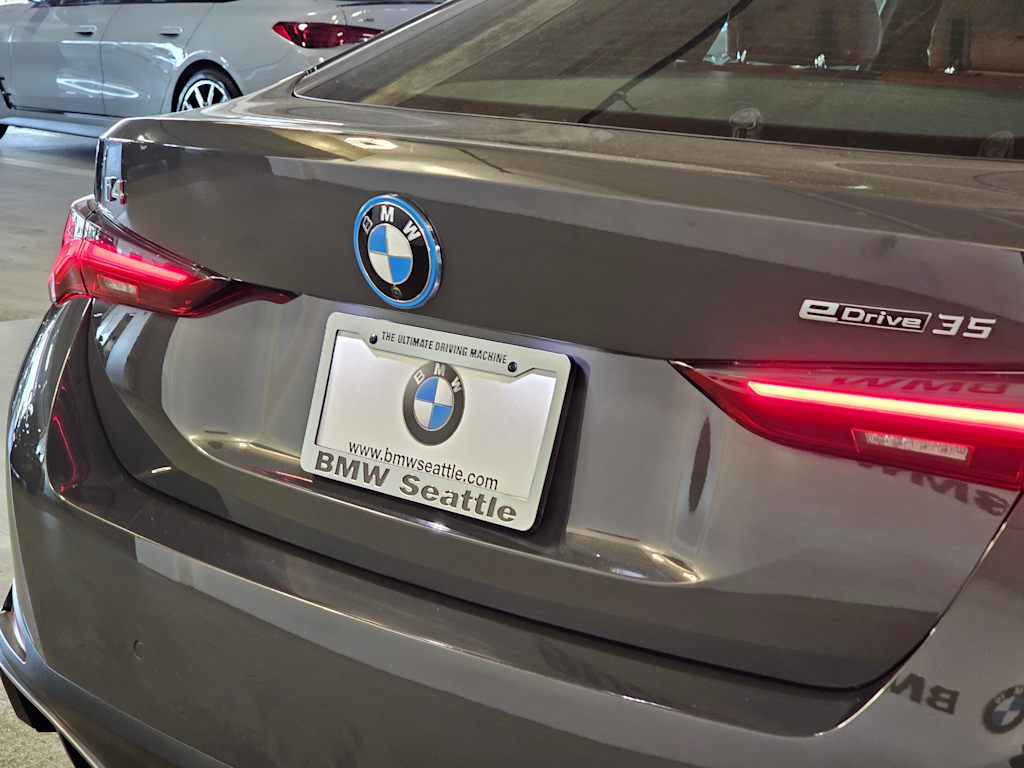 Thumbnail: 2023 BMW i4 - 20