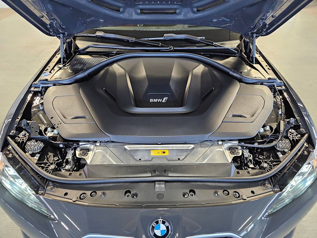 Thumbnail: 2023 BMW i4 - 8