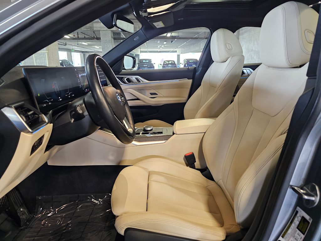 Thumbnail: 2023 BMW i4 - 10