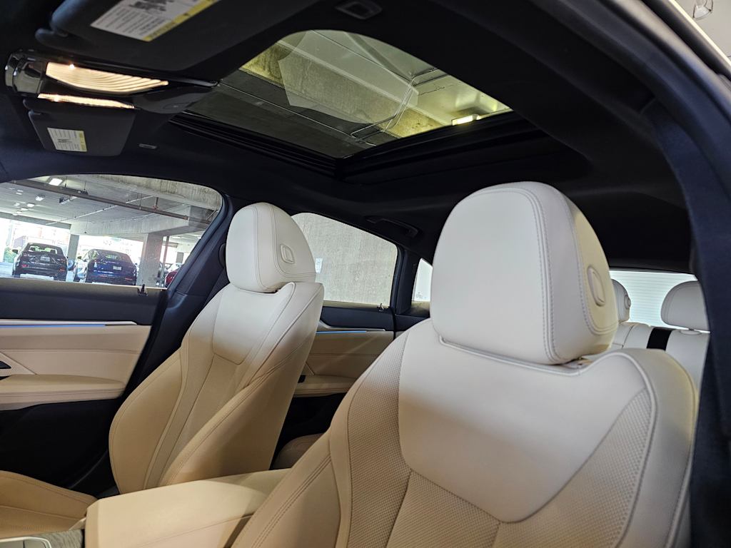 Thumbnail: 2023 BMW i4 - 28