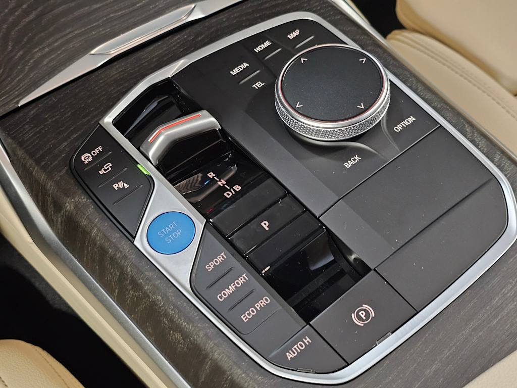 Thumbnail: 2023 BMW i4 - 16