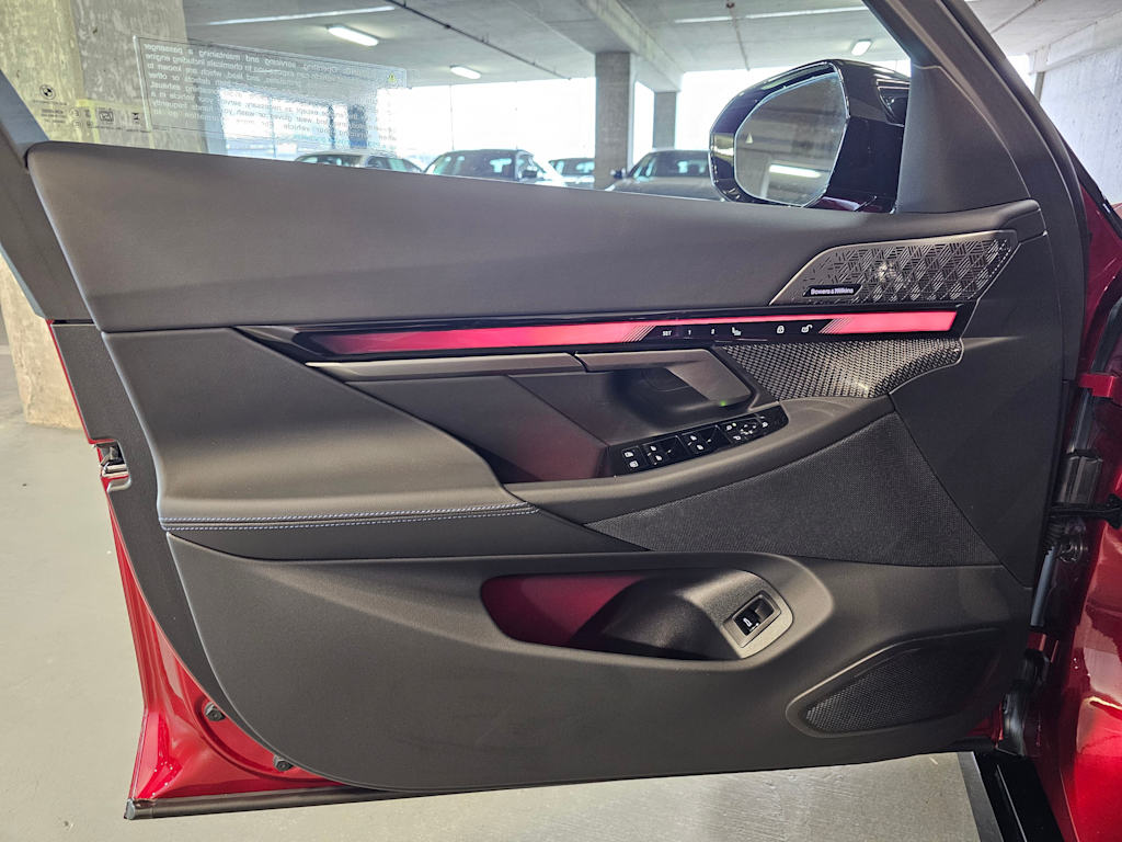 Thumbnail: 2025 BMW i5 - 28