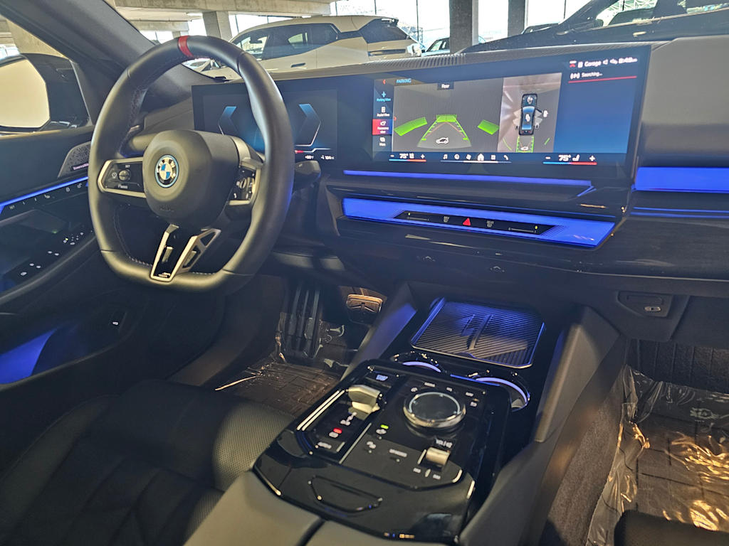 Thumbnail: 2025 BMW i5 - 13