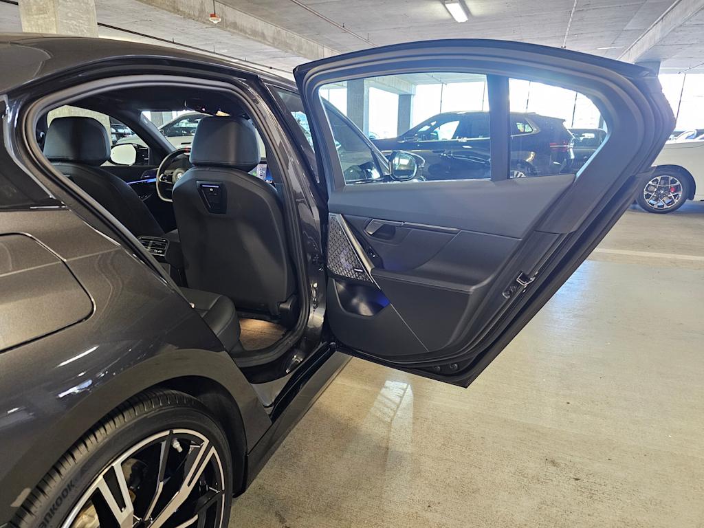 Thumbnail: 2025 BMW i5 - 29