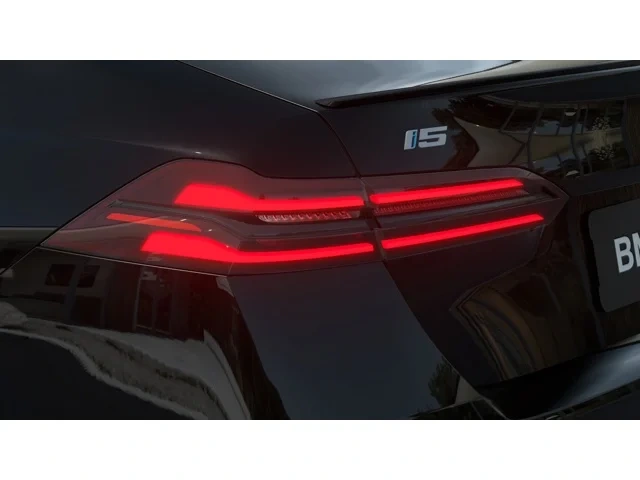 Thumbnail: 2025 BMW i5 - 13