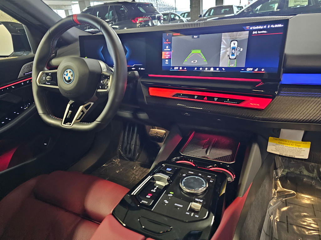 Thumbnail: 2025 BMW i5 - 13