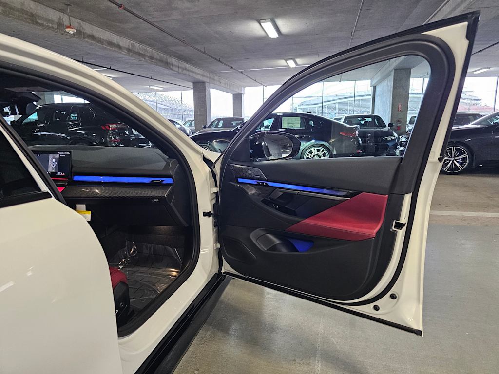Thumbnail: 2025 BMW i5 - 27