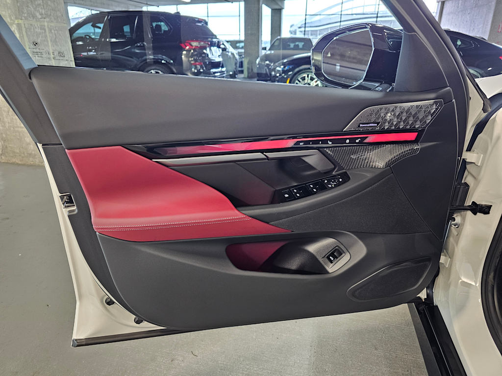 Thumbnail: 2025 BMW i5 - 22