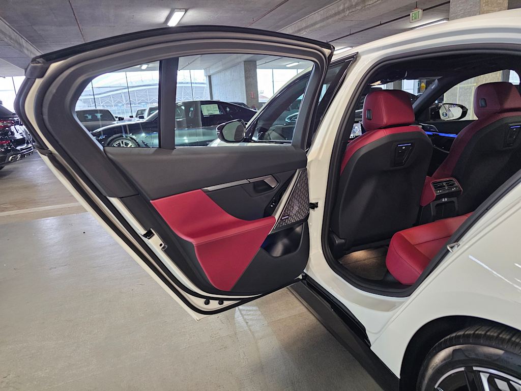 Thumbnail: 2025 BMW i5 - 24