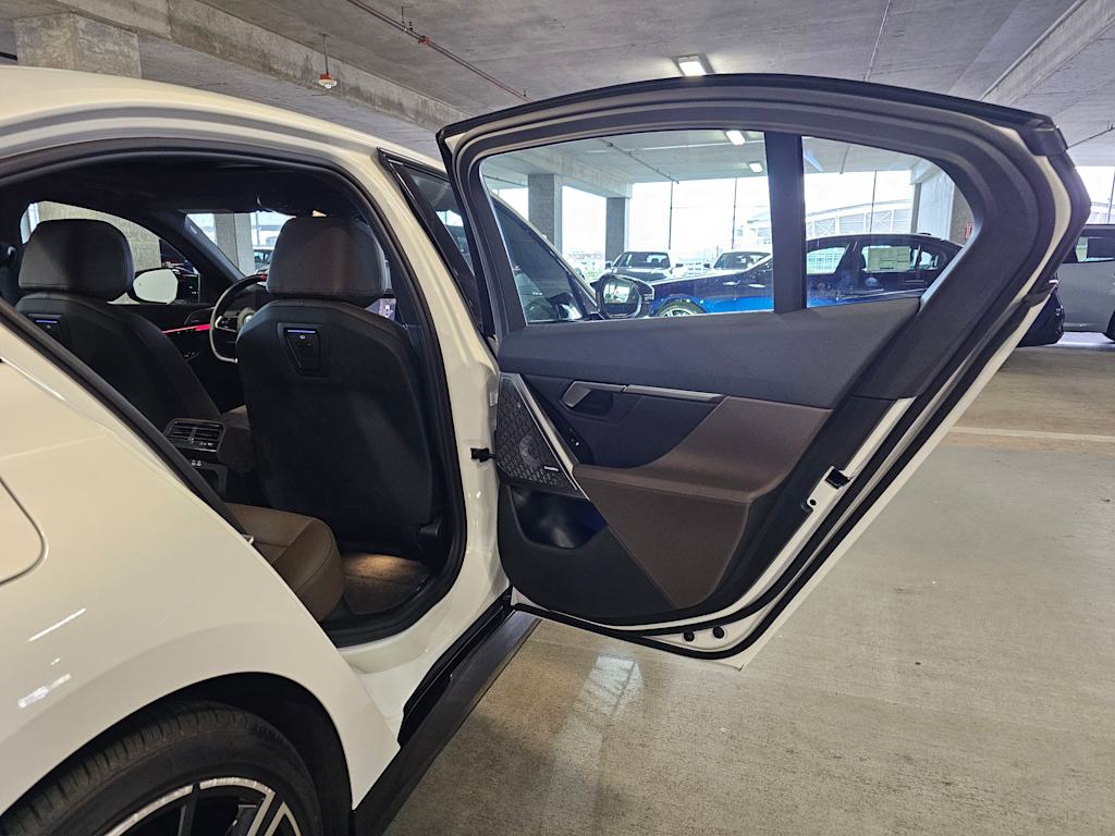 Thumbnail: 2025 BMW i5 - 28