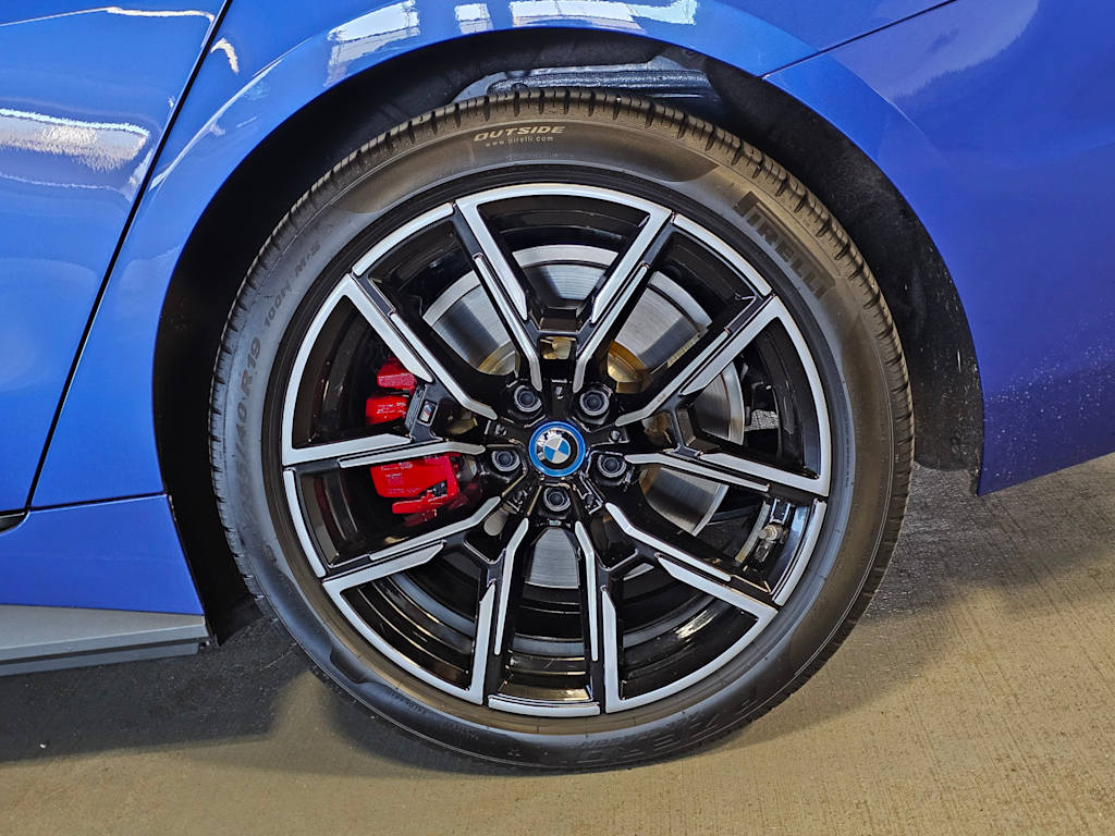 Thumbnail: 2023 BMW i4 - 8