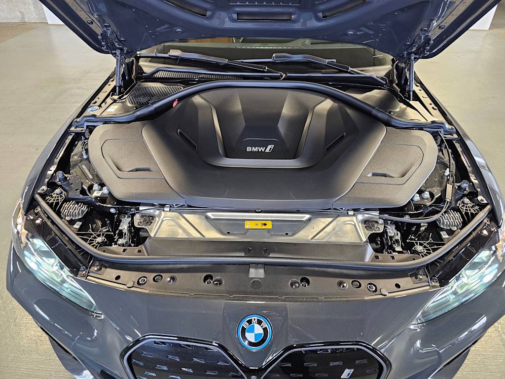 Thumbnail: 2023 BMW i4 - 8