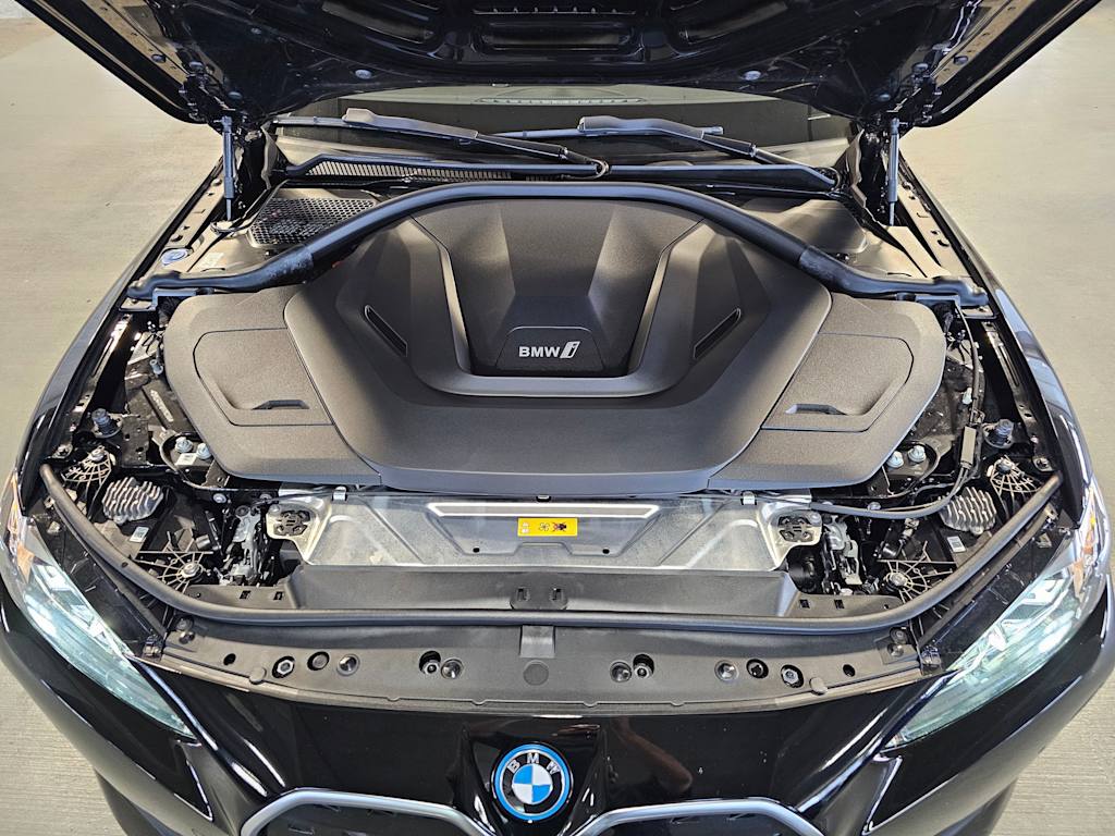 Thumbnail: 2023 BMW i4 - 8